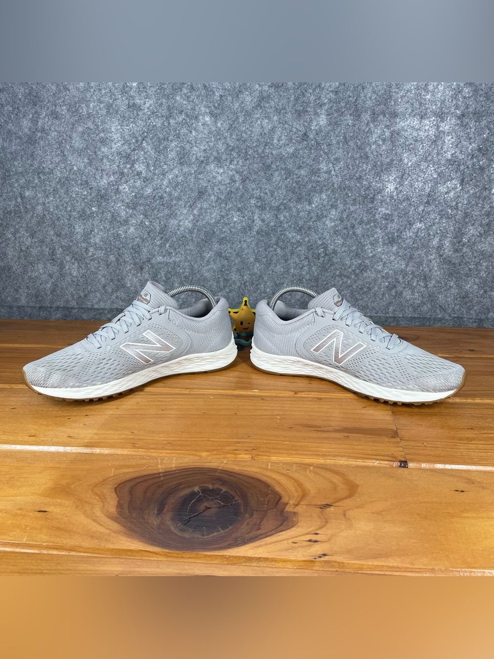 New Balance Fresh Foam Arishi V2 Womens 9.5 B Gray White Running Shoes Sneakers - Picture 9 of 16